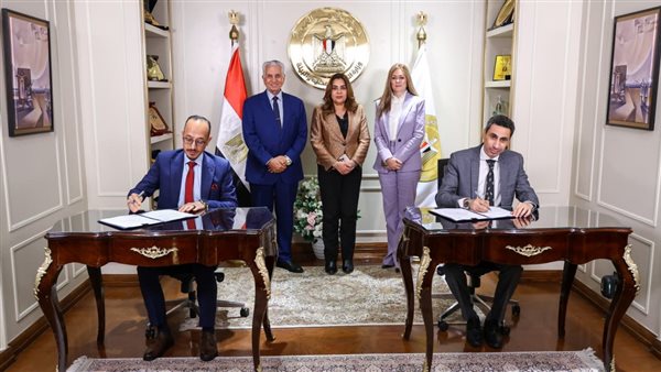 وزيرة التنمية المحلية والبيئة تشهد توقيع بروتوكول لإتاحة برامج ماجستير ودكتوراه مدعمة للعاملين بالمحليات