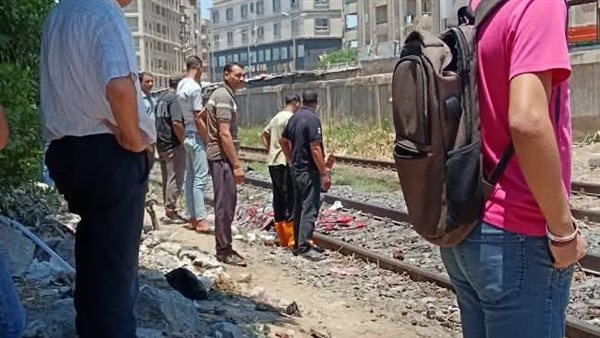 مصرع تاجر أدوات كهربائية صدمه قطار بمزلقان الكوبري العلوي بدمنهور في البحيرة