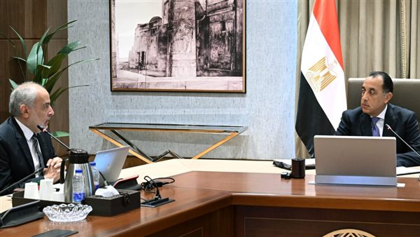 رئيس الوزراء يتابع مخطط تطوير منطقة نزلة السمان ومشروع إحياء “قرافة المماليك”