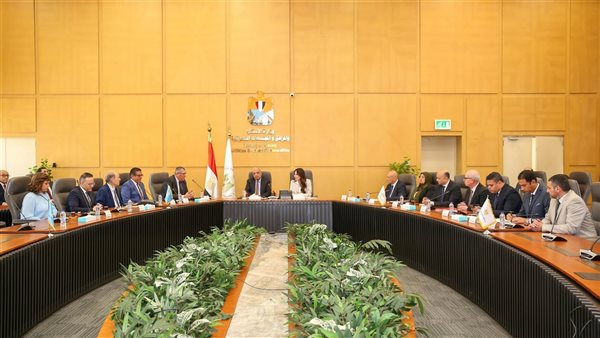 وزيرا الإسكان والكهرباء يشهدان توقيع مذكرة تفاهم بشأن حوكمة منظومة ترشيد استهلاك الكهرباء بالمدن الجديدة