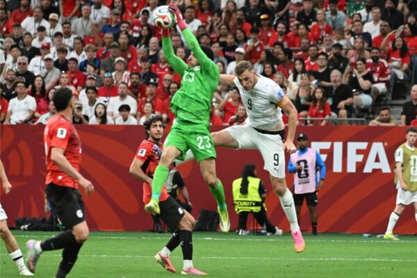 مصطفى شوبير مطلوب في الدوري الفرنسي.. والأهلي يحدد شرطًا لرحيله