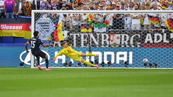 بعد توديع ألمانيا منافسات كأس العالم.. مانويل نوير يعتزل اللعب دوليًا