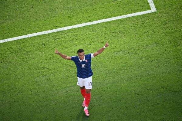 مبابي يحذر من قاهر ألمانيا: باراجواي فريق لا يستهان به.. وأعرف دوري في كأس العالم