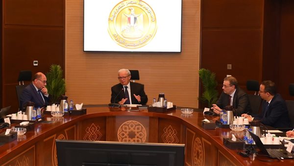 نائب رئيس مجلس الوزراء للشؤون الاقتصادية يتابع جهود تطوير الأداء بالجهاز الإداري للدولة