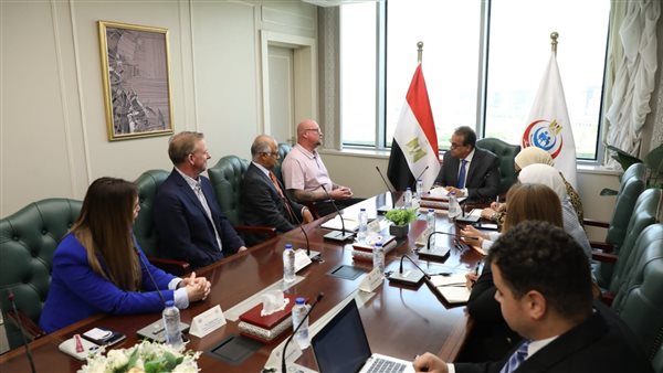 وزير الصحة يبحث مع شركة «Science Ajeer» تعزيز الاستثمار في قطاع الرعاية الصحية