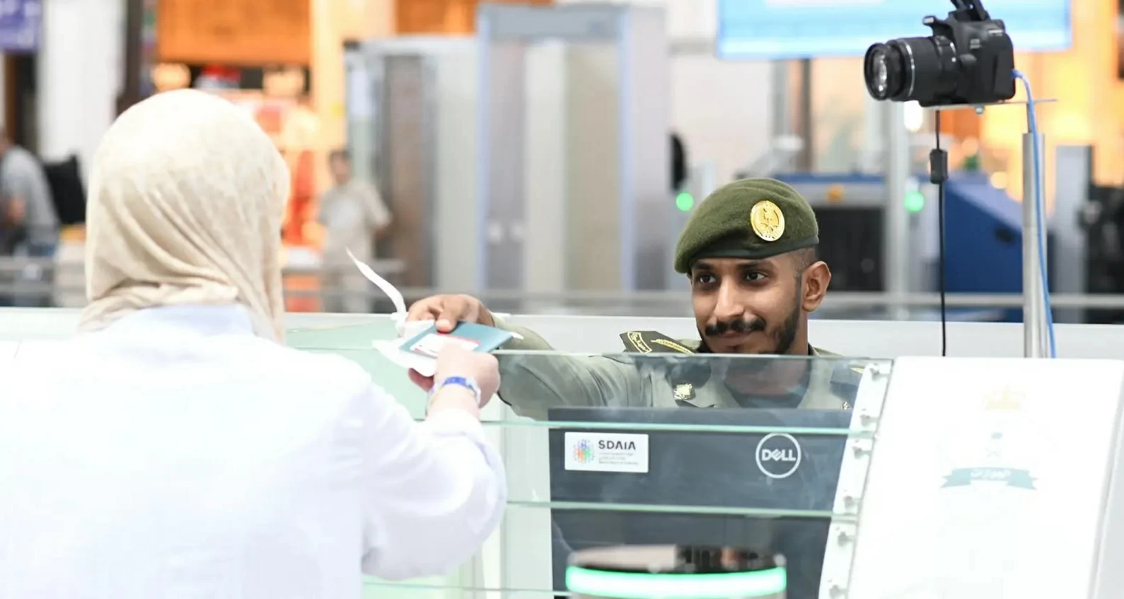جوازات مطار المدينة تنهي إجراءات مغادرة أولى رحلات ضيوف الرحمن – أخبار السعودية