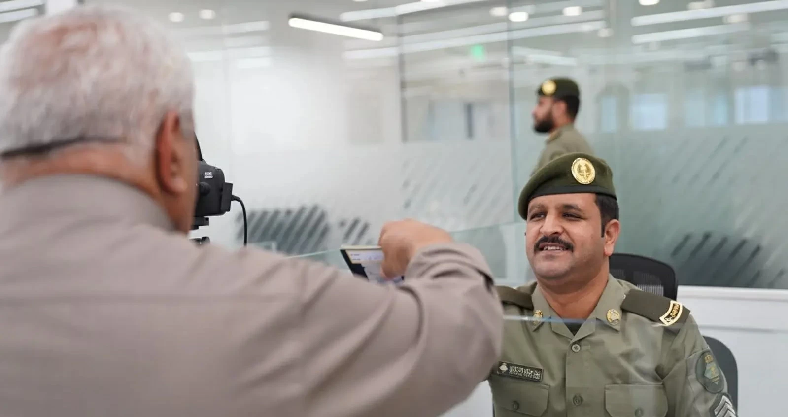 جوازات منفذ جديدة عرعر تنهي إجراءات مغادرة أولى رحلات الحجاج – أخبار السعودية