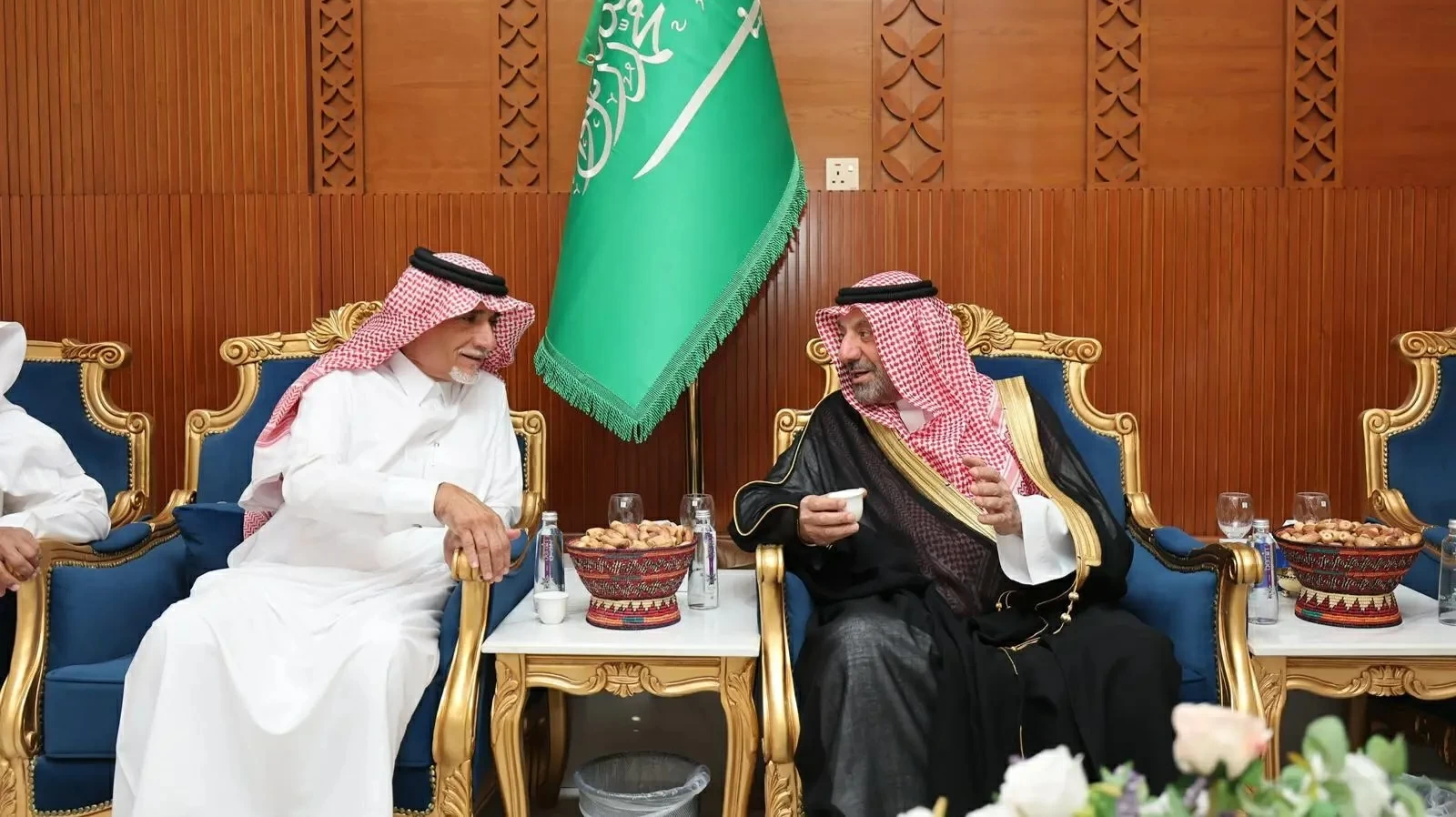 أمير نجران يواسي أبوساق في وفاة شقيقه – أخبار السعودية