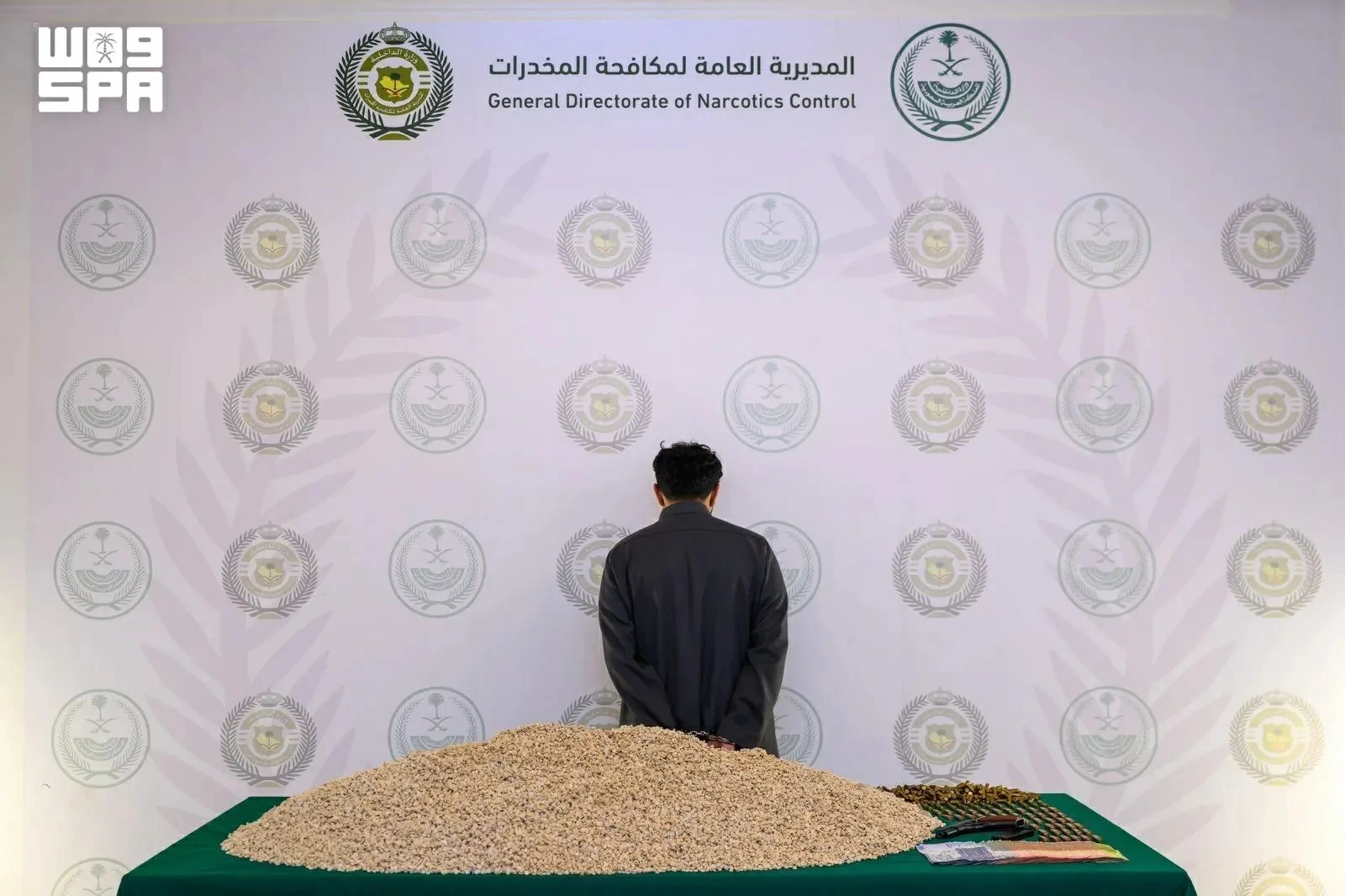 مُخبّأة في ألواح ورق.. كشف 845,087 قرص «إمفيتامين» مخدر في الشرقية – أخبار السعودية
