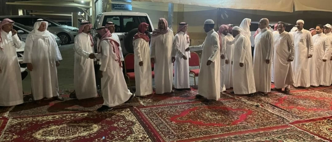 آل العباسي يتلقون التعازي في فقيدهم – أخبار السعودية