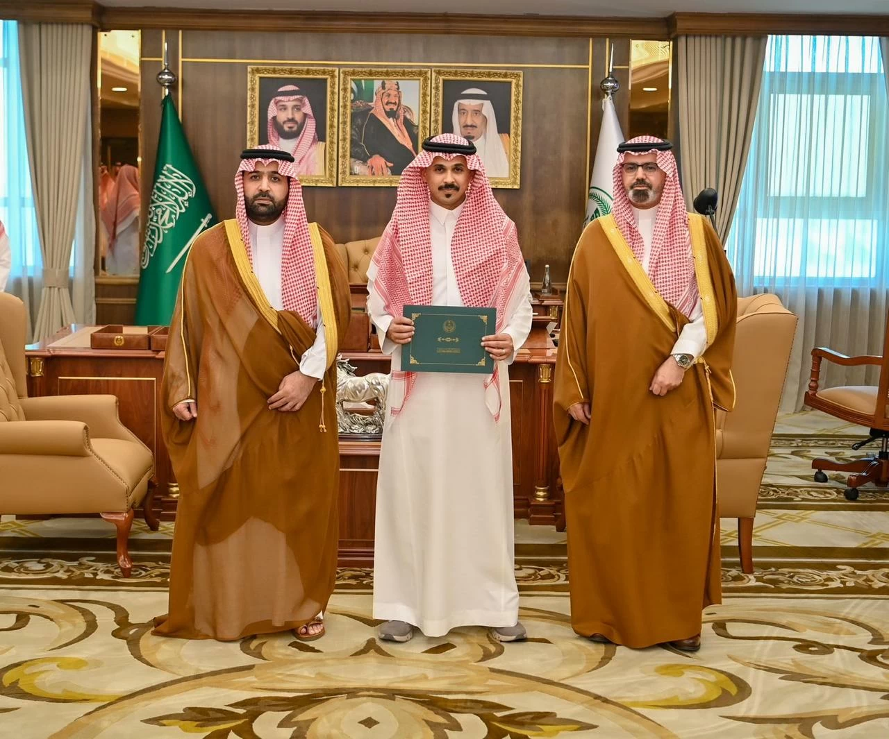 أمير جازان يستقبل فريق تقييم الأداء عبر منصة «أبشر داخلية» – أخبار السعودية