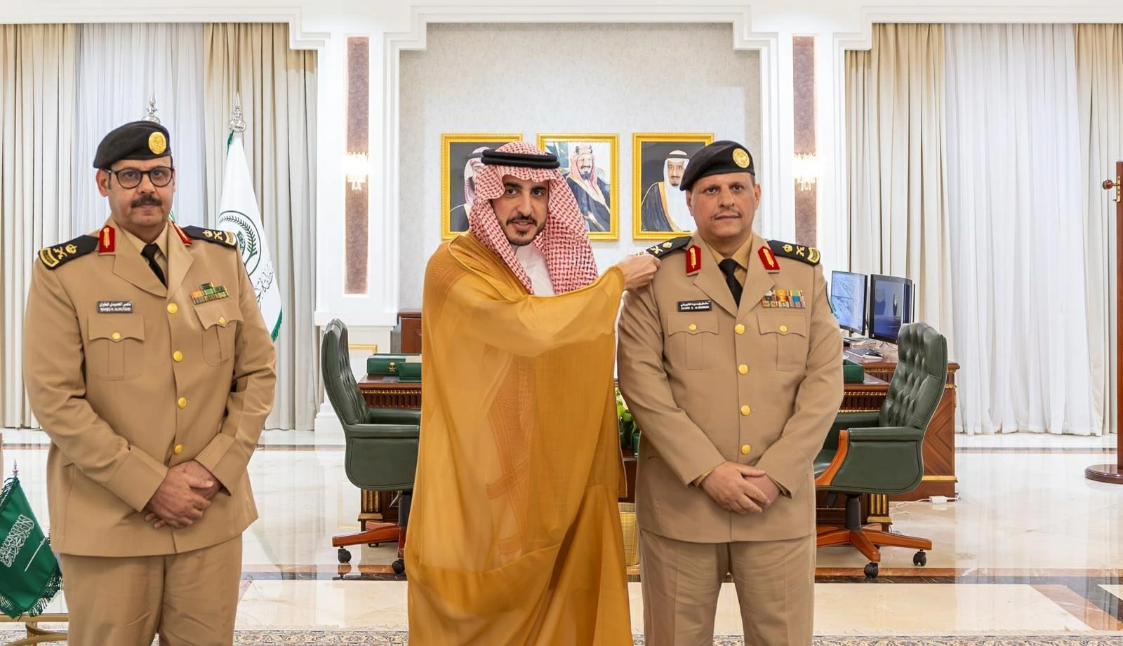 أمير الجوف يقلّد الشهراني رتبته الجديدة – أخبار السعودية
