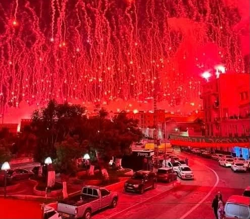 عاجل | جماهير «مولودية الجزائر» تحوّل سماء العاصمة إلى لوحة حمراء احتفالاً باللقب العاشر – أخبار السعودية