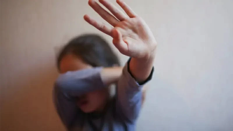 مداهمة منتصف الليل تنقذ طفلة عربية من وحش بشري – أخبار السعودية