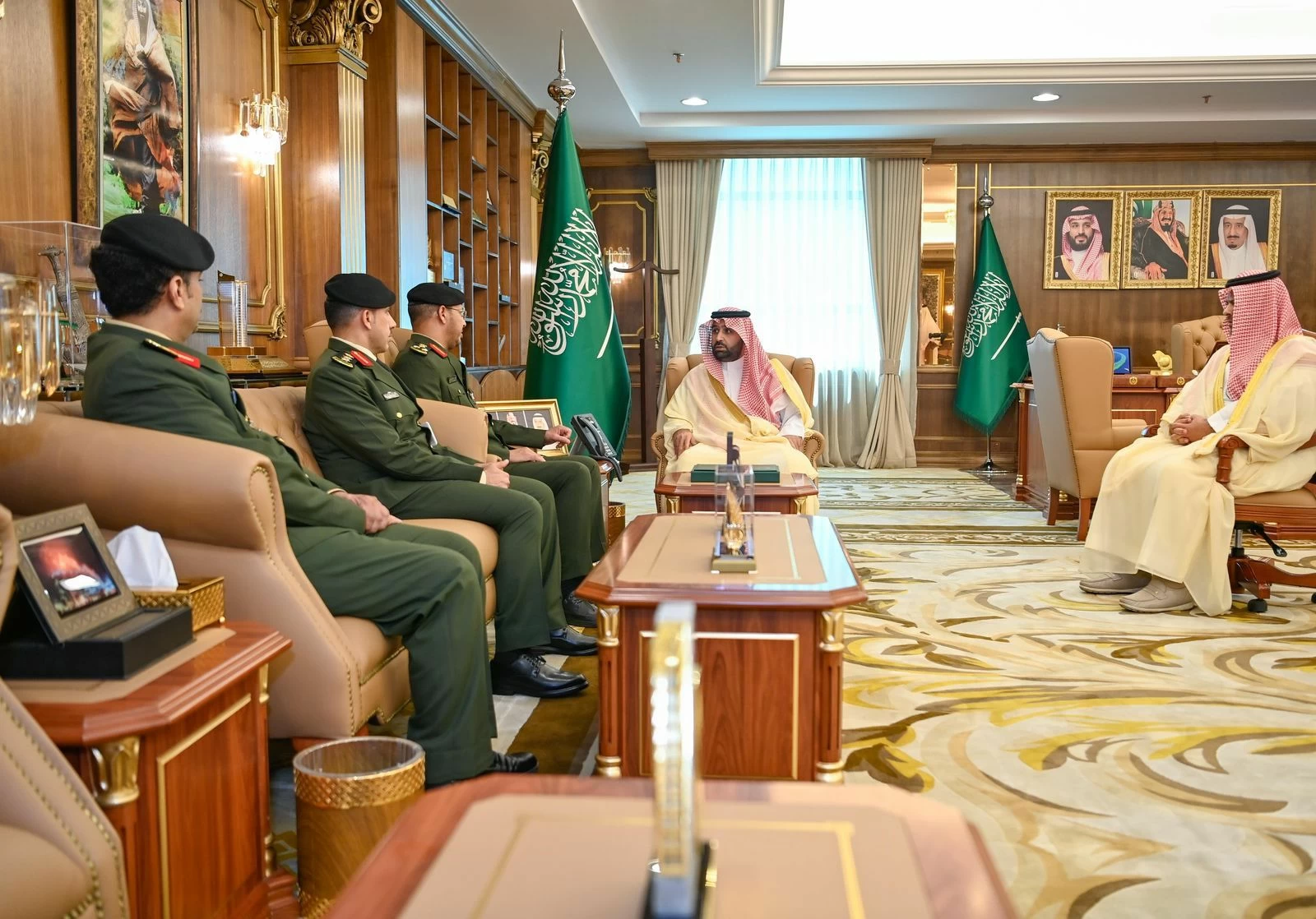 أمير جازان يتسلّم التقرير السنوي لسجون المنطقة للعام 2025 – أخبار السعودية