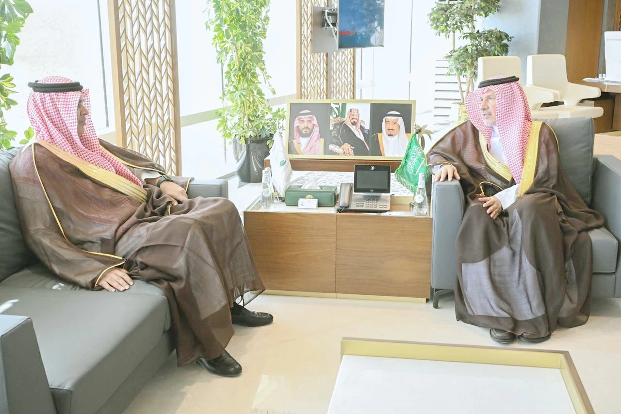 الربيعة يبحث مع السفير الحربي مستجدات العمل الإنساني في السودان – أخبار السعودية