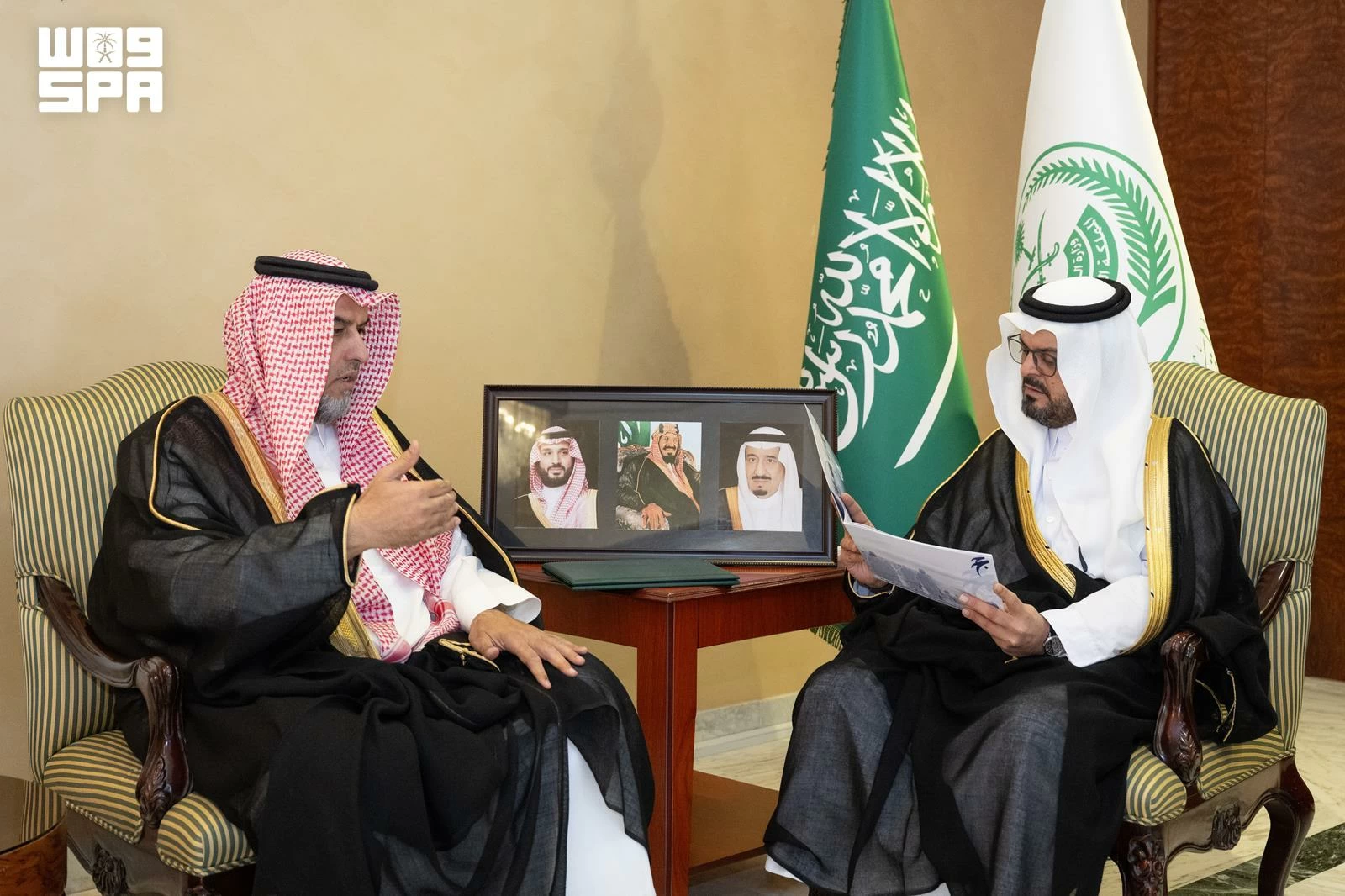 نائب أمير مكة يتسلّم تقرير مشاركة «تعليم المنطقة» في الحج – أخبار السعودية