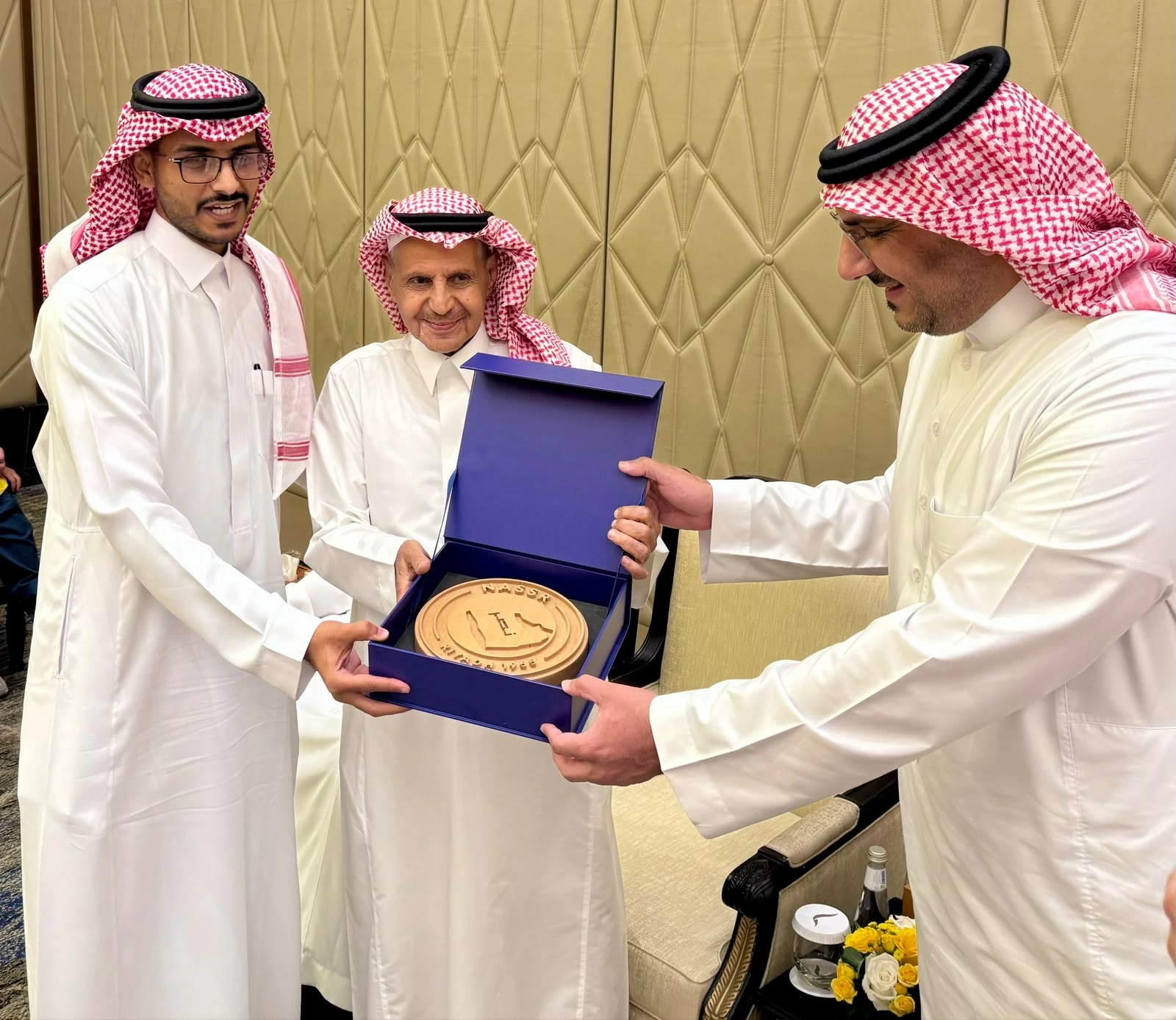 درع وهدية للعميد.. النصر يكرم المشيقح في ليلة فرح – أخبار السعودية