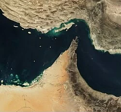 المواجهة تنتقل إلى البحر.. طهران تعلن إغلاق هرمز وتهدد السفن العابرة – أخبار السعودية
