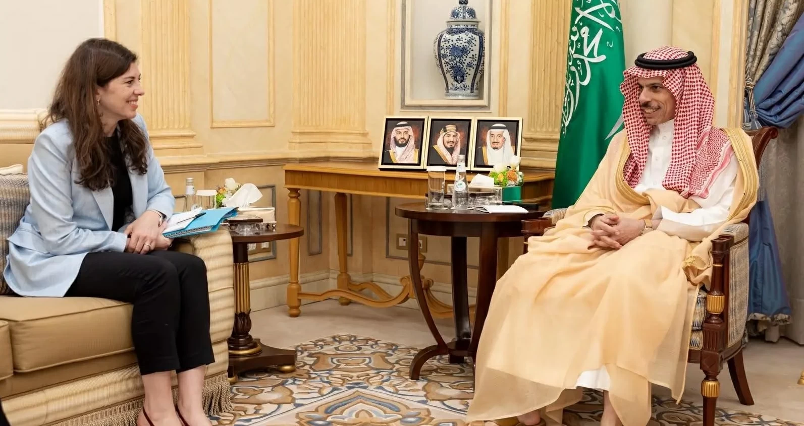 وزير الخارجية يبحث مع مستشارة الرئيس الفرنسي مستجدات الأوضاع في المنطقة – أخبار السعودية