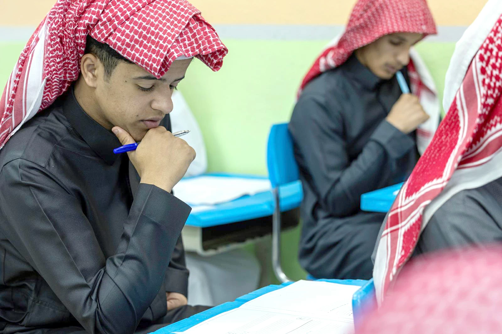 الاختبارات تنطلق اليوم.. الطلاب بين همّ الاستذكار ومباريات «المونديال»! – أخبار السعودية
