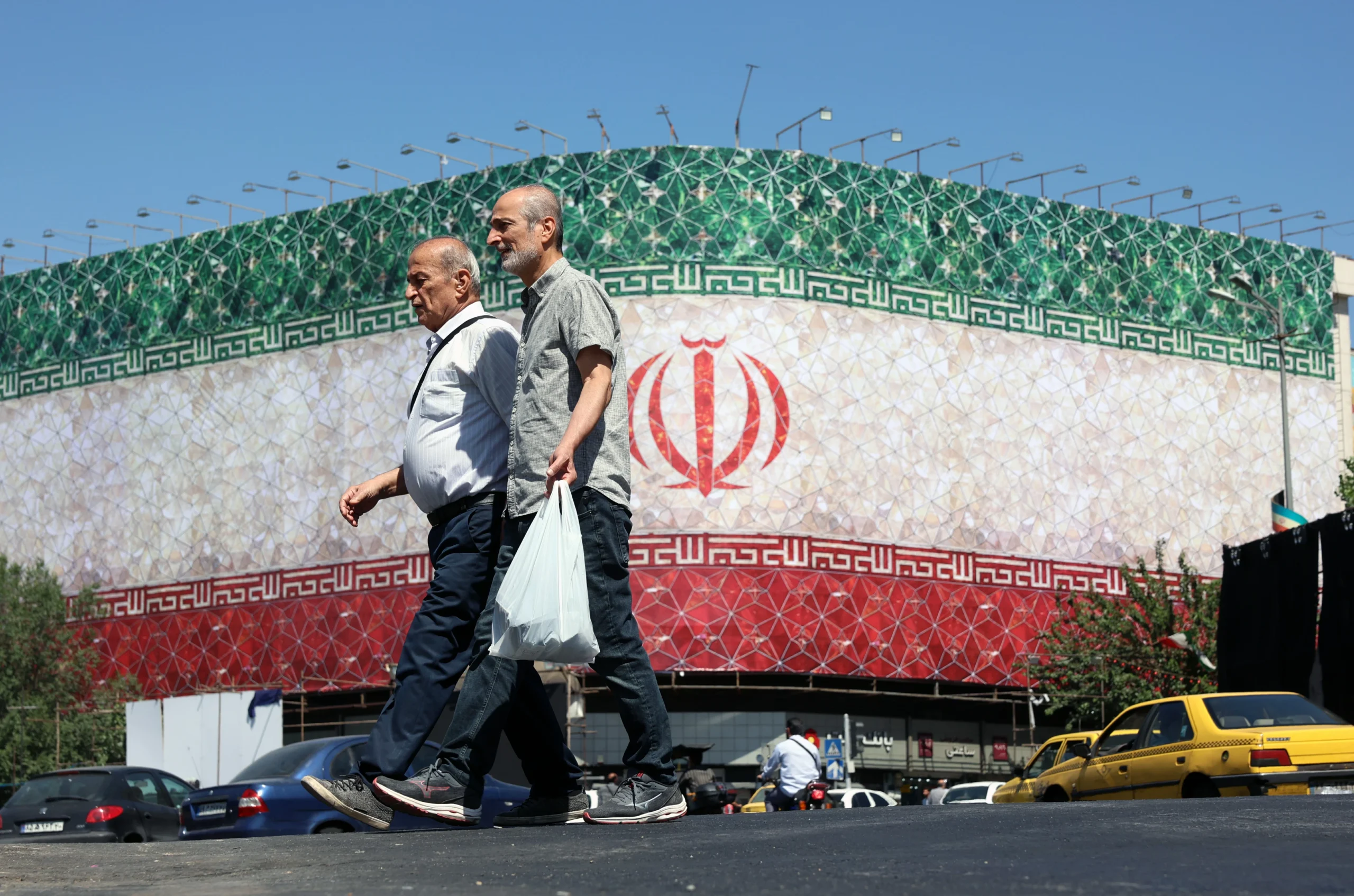 أكد فتح هرمز.. مسؤول إيراني: طهران لن تنتج أو تمتلك أسلحة نووية – أخبار السعودية