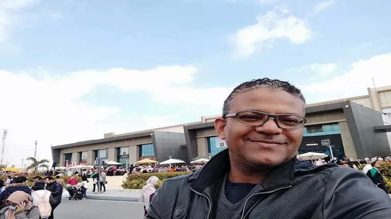 مصر: مصرع طبيب وأبنائه الثلاثة في حادثة مأساوية إثر انقلاب سيارة بالمنيا – أخبار السعودية