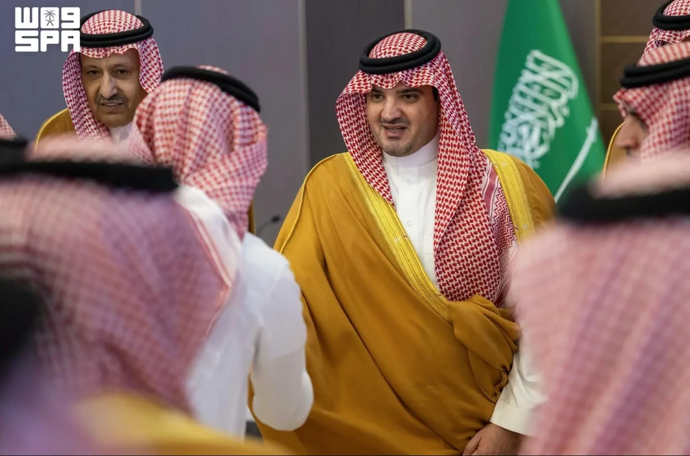 الأمير عبدالعزيز بن سعود يلتقي أهالي منطقة الباحة وينقل لهم تحيات القيادة – أخبار السعودية