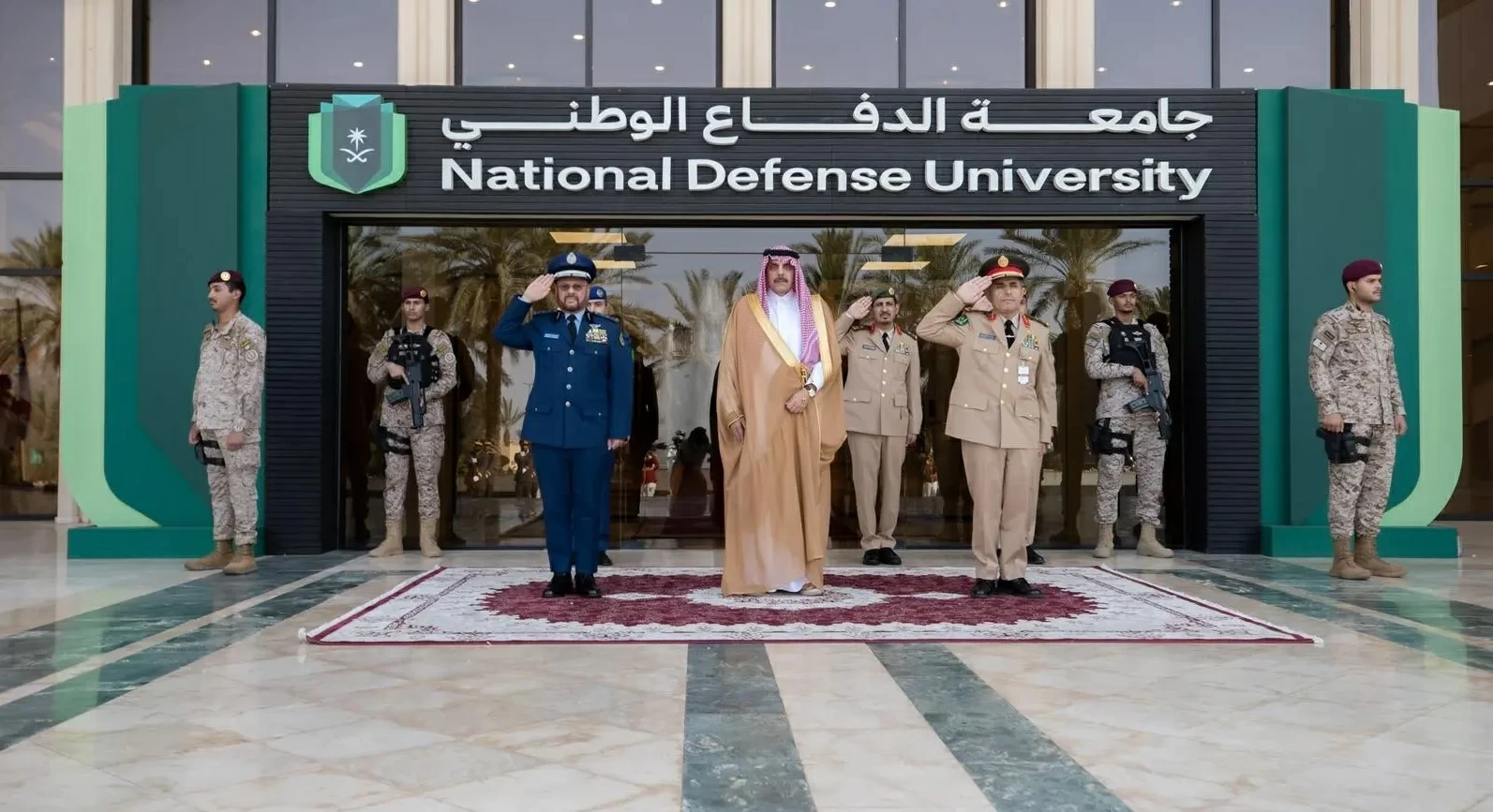 نائب وزير الدفاع يرعى حفل تخريج دارسي جامعة الدفاع الوطني بوزارة الدفاع – أخبار السعودية