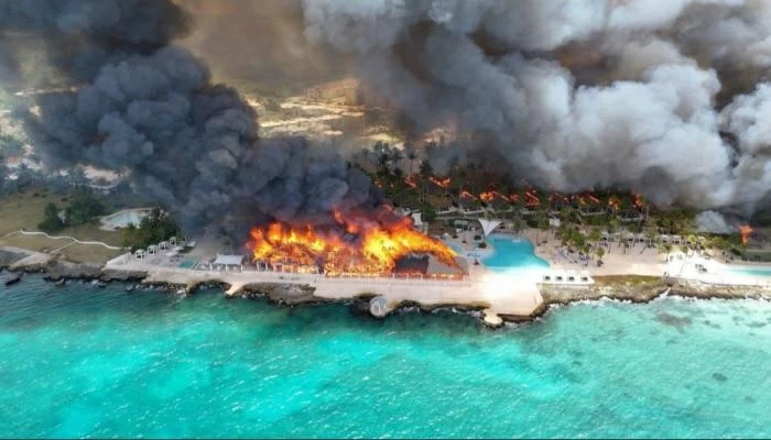 الدومينيكان.. النيران تلتهم منتجعاً شهيراً وتجلي 1700 سائح – أخبار السعودية