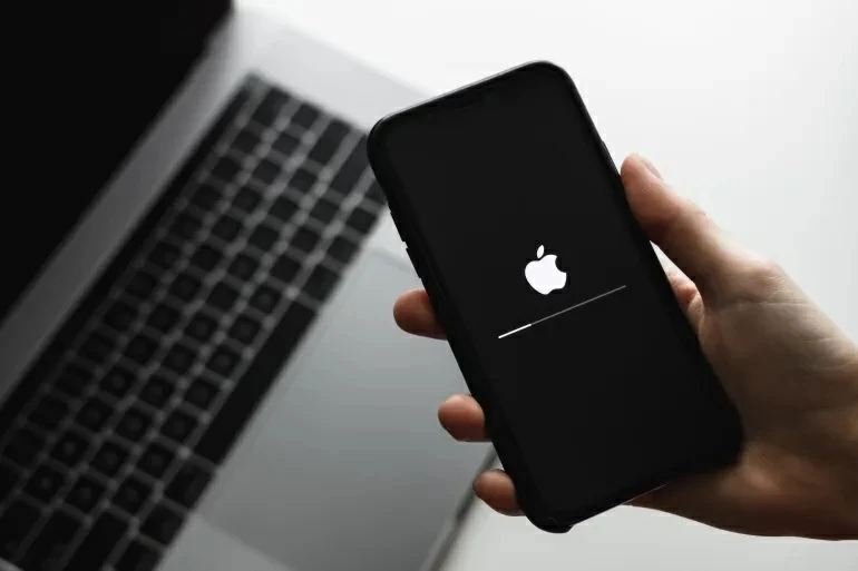 عاجل | احذر هذا التنبيه.. موجة احتيال جديدة تخترق هواتف «آيفون» بالكامل – أخبار السعودية