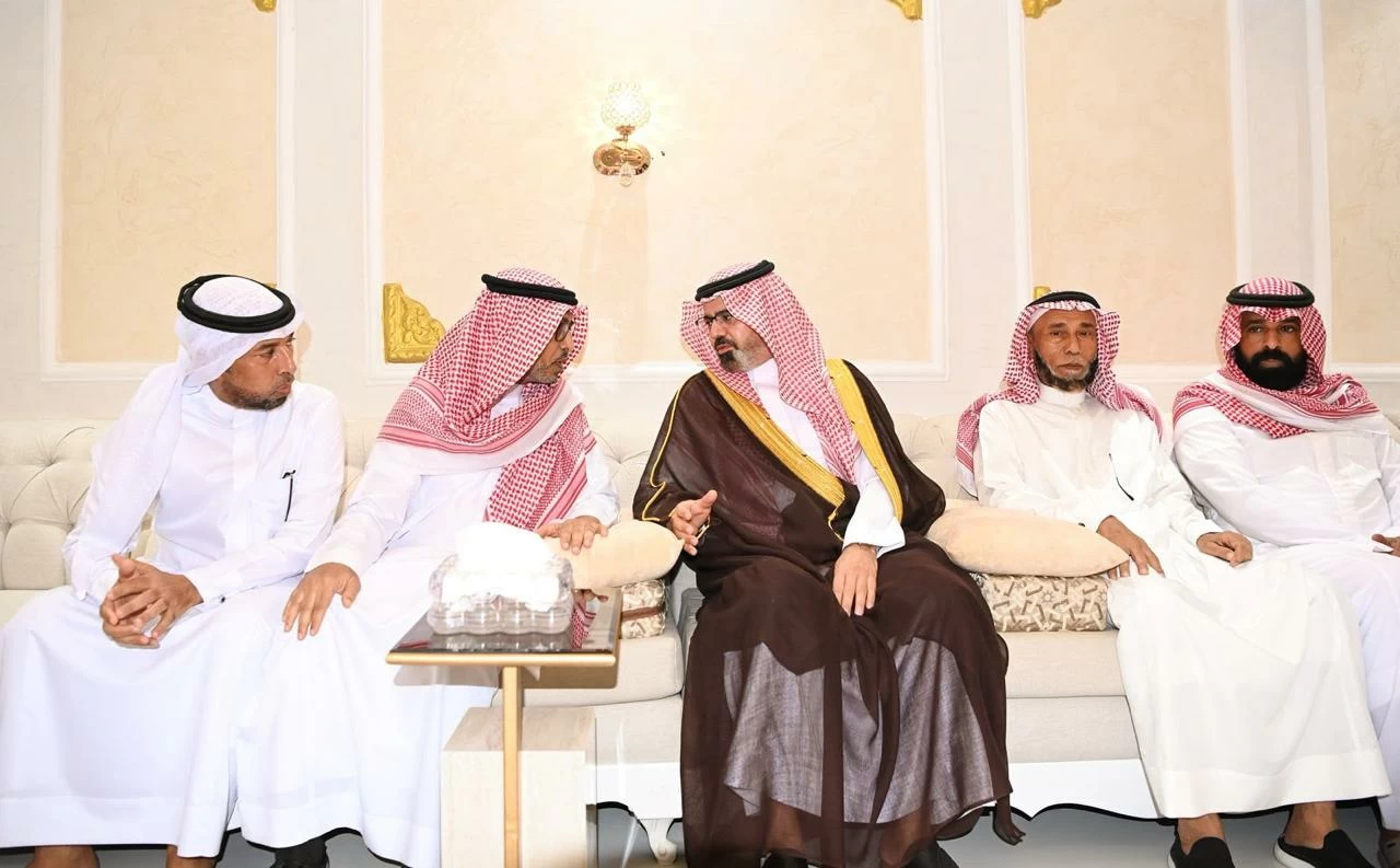 أمير جازان ونائبه يواسيان النعمي في وفاة والده – أخبار السعودية