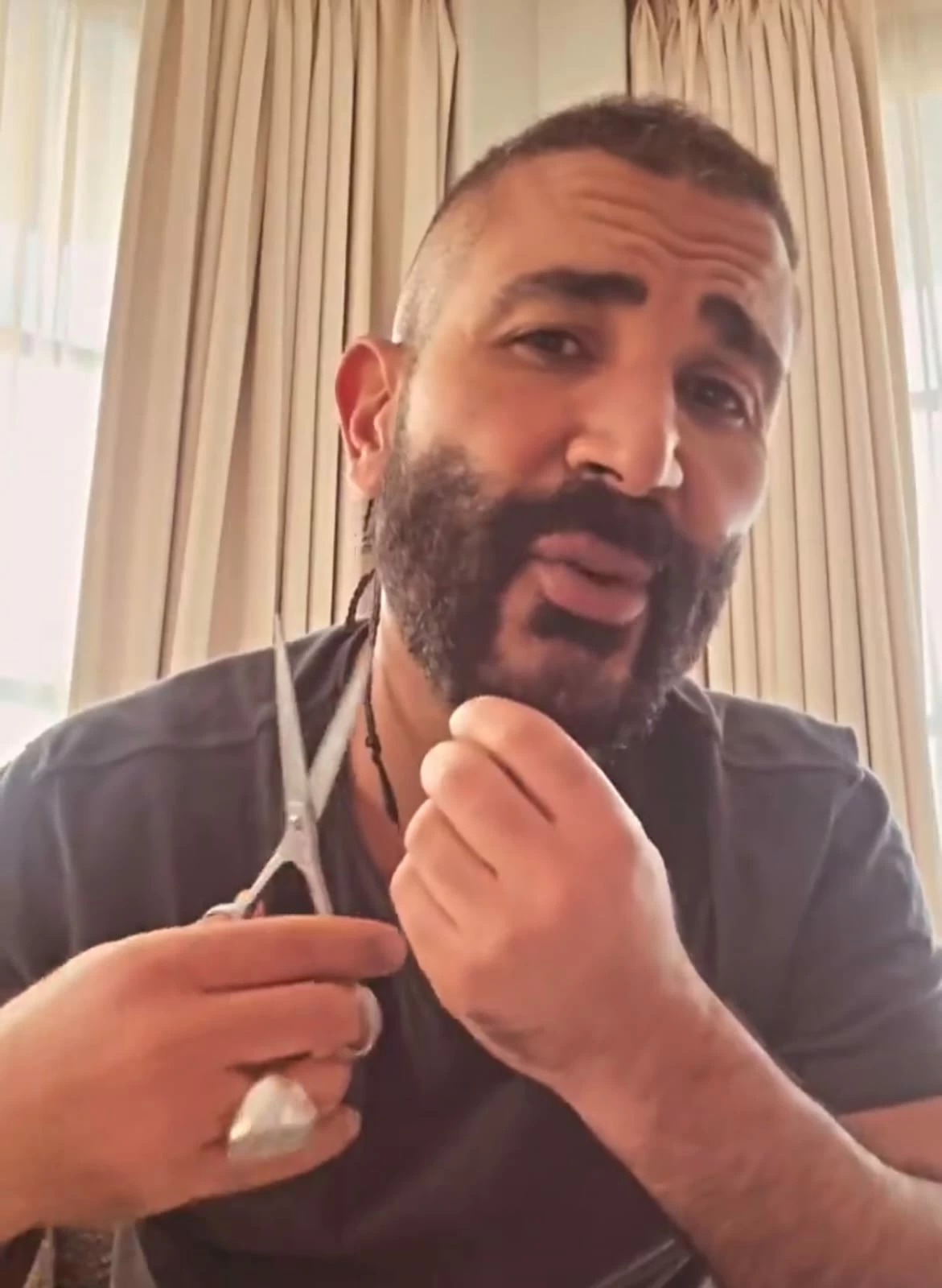 كيف تعامل أحمد سعد مع جمهوره بعد جدل “المظهر الأخير”؟ – أخبار السعودية