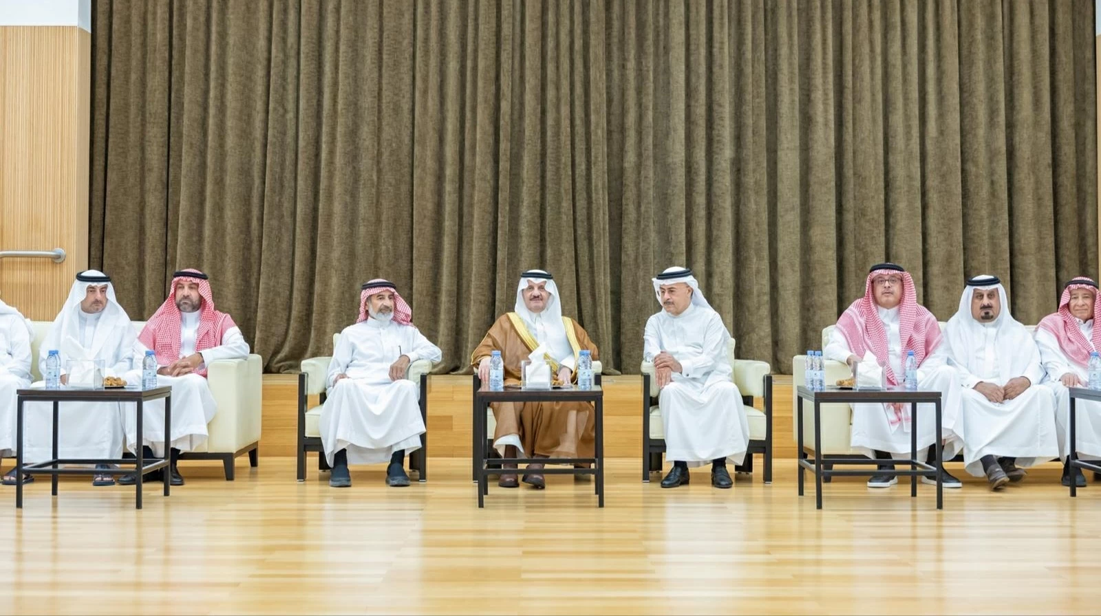 أمير الشرقية يقدم التعازي لأسرة الخيال – أخبار السعودية