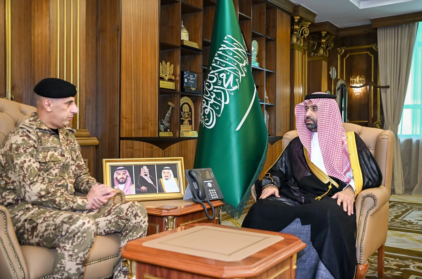 أمير جازان يستقبل المدير العام للمجاهدين – أخبار السعودية