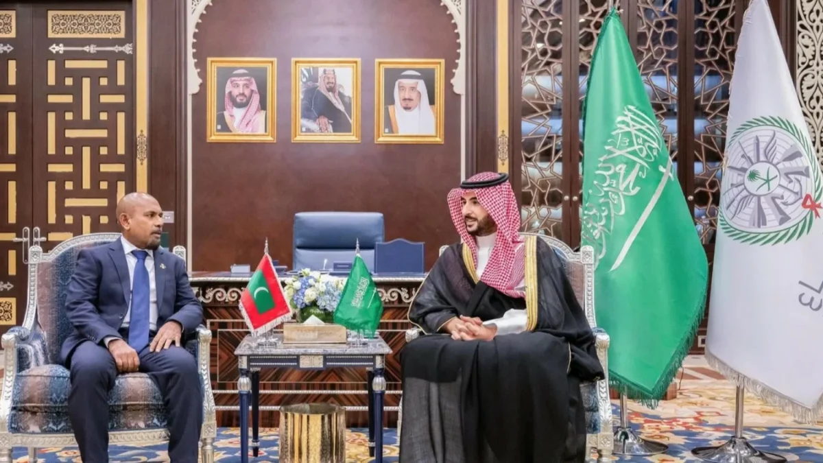 وزير الدفاع يلتقي نظيره المالديفي – أخبار السعودية