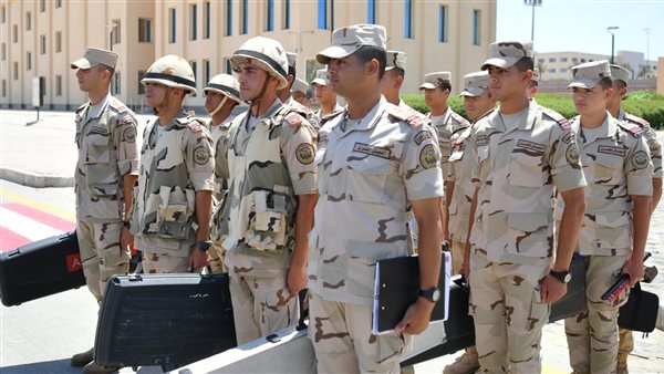 الرئيس السيسي يلتقي طلبة الأكاديمية العسكرية لمتابعة سير المنظومة التعليمية والبرامج التدريبية بالأكاديمية