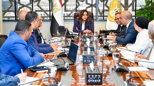 وزيرة التنمية تلتقي ممثلي جمعية المحافظة على البيئة بالغردقة «هيبكا»