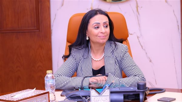وزيرة التضامن الاجتماعي تفتتح مركز تدريب وإنتاج الملابس الجاهزة ذات الاستخدام الواحد بمستشفي مدينة نصر التخصصي