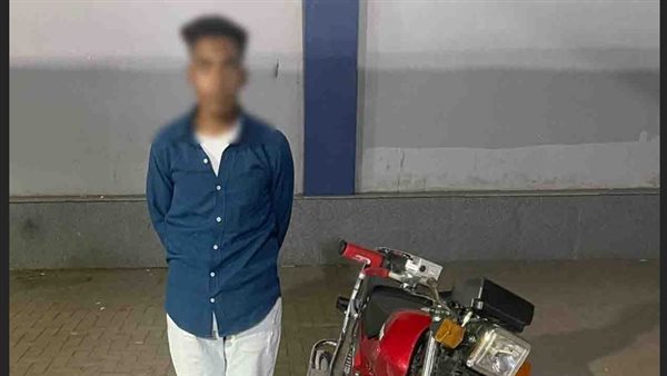ضبط شخص يستقل دراجة نارية بالتحرش بإحدى الفتيات حال سيرها بأحد الشوارع بسوهاج