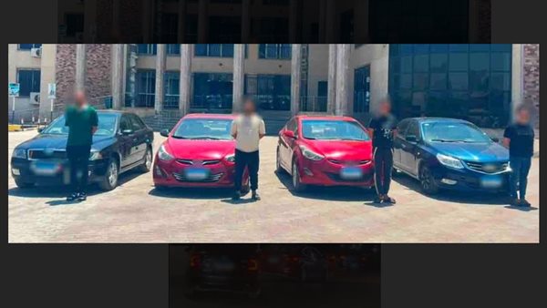 ضبط قائدى 4 سيارات ملاكى بآداء حركات إستعراضية بأحد الطرق بالغربية