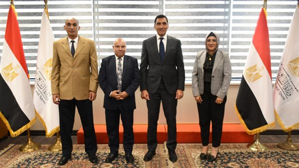 وزير الشباب يلتقي مجلس إدارة نادي دكرنس للاطلاع على مستجدات المشروعات الإنشائية بالنادي
