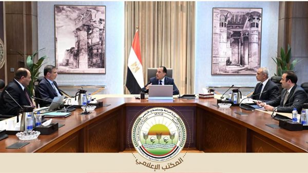 وزير الزراعة يستعرض المخطط التنفيذي للتوسع في محطات الثروة الحيوانية الحديثة