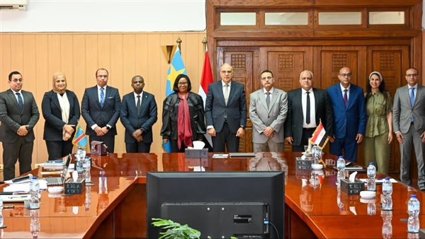 وزير الري يستقبل وزيرة البيئة والتنمية المستدامة والاقتصاد المناخي بجمهورية الكونغو الديمقراطية
