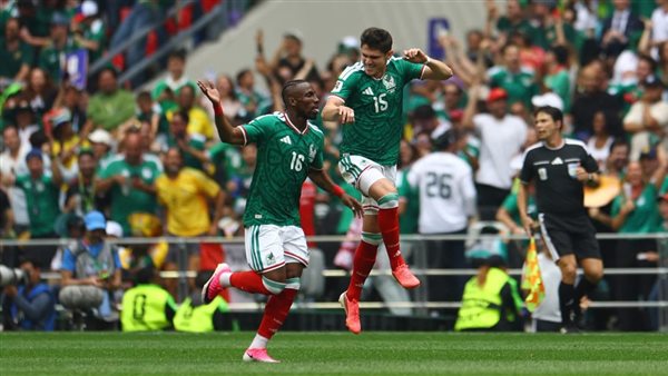 منتخب المكسيك يتصدر المجموعة الأولي بعد فوزه في افتتاح المونديال