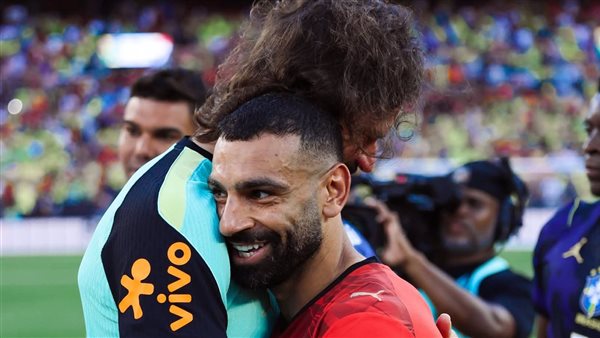 أحضان محمد صلاح وأليسون وشوبير تخطف الأضواء بعد ودية مصر والبرازيل