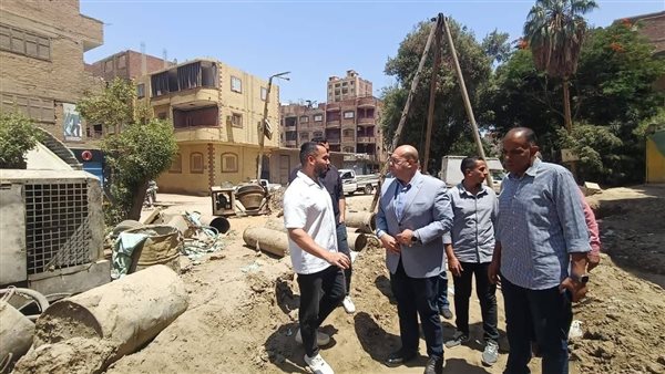 نائب محافظ الجيزة يتفقد شوارع الحوامدية ويشدد على سرعة إصلاح هبوط الصرف الصحي وتحسين النظافة