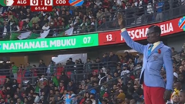 مبولادينجا يصل إلى أمريكا لدعم منتخب بلاده في كأس العالم 2026