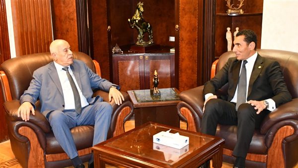 جوهر نبيل يلتقي رئيس المجلس الأعلى للشباب والرياضة بفلسطين لتعزيز التعاون المشترك