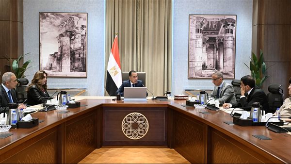 الحكومة تناقش ملفات التصالح وتقنين الأوضاع في محافظة الجيزة